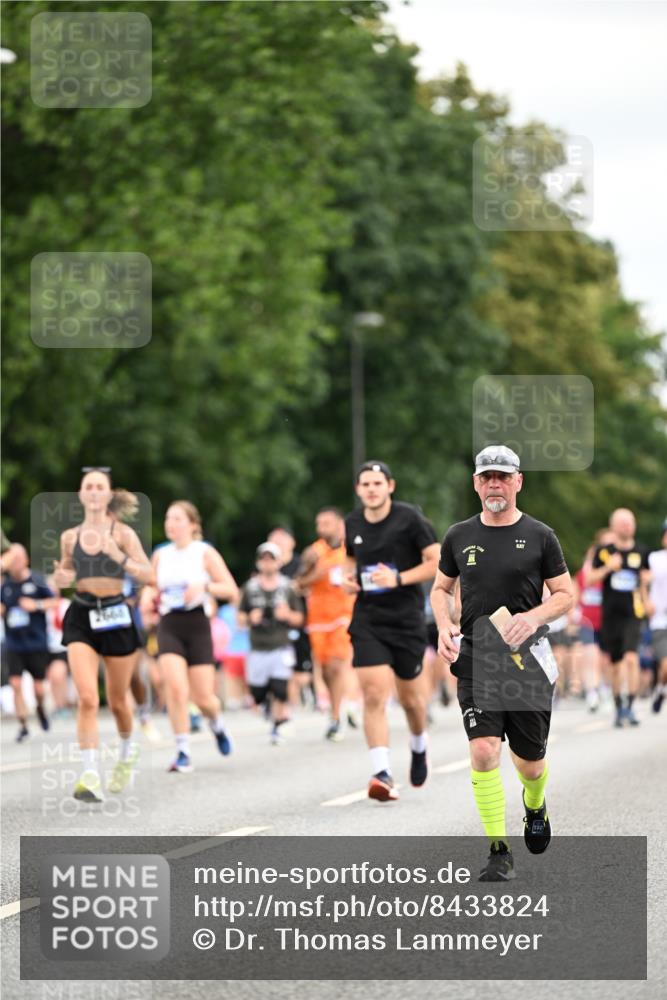 29.06.2025 - hella hamburg halbmarathon Dr. Thomas Lammeyer http://msf.ph/oto/8433824 29.06.2025 10:53:34 Kennedybrücke 1167, 1584, 1626, 2475, 2527, 2668, 3086, 3232, 3383, 3661, 4403, 4769, 5118, 5551, 5781, 6191, 6497, 7203, 7650, 7931, 7936, 7947, 7948, 8065, 8549, 8759, 8760, 9245, 9341, 10130, 10204, 10333, 10479, 10654, 11192 meine-sportfotos.de