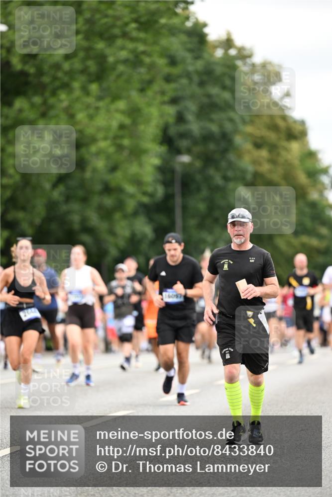 29.06.2025 - hella hamburg halbmarathon Dr. Thomas Lammeyer http://msf.ph/oto/8433840 29.06.2025 10:53:35 Kennedybrücke 1167, 1584, 1626, 2475, 2527, 2668, 3086, 3232, 3253, 3383, 3661, 4403, 4769, 5118, 5551, 5781, 6191, 6497, 7203, 7650, 7931, 7936, 7947, 7948, 8065, 8549, 8759, 8760, 9245, 9341, 10130, 10204, 10333, 10479, 10654, 11192 meine-sportfotos.de