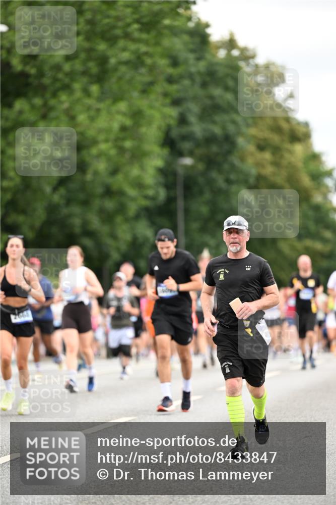 29.06.2025 - hella hamburg halbmarathon Dr. Thomas Lammeyer http://msf.ph/oto/8433847 29.06.2025 10:53:35 Kennedybrücke 1167, 1584, 1626, 2475, 2527, 2668, 3086, 3232, 3253, 3383, 3661, 4403, 4769, 5118, 5551, 5781, 6191, 6497, 7203, 7650, 7931, 7936, 7947, 7948, 8065, 8549, 8759, 8760, 9245, 9341, 10130, 10204, 10333, 10479, 10654, 11192 meine-sportfotos.de