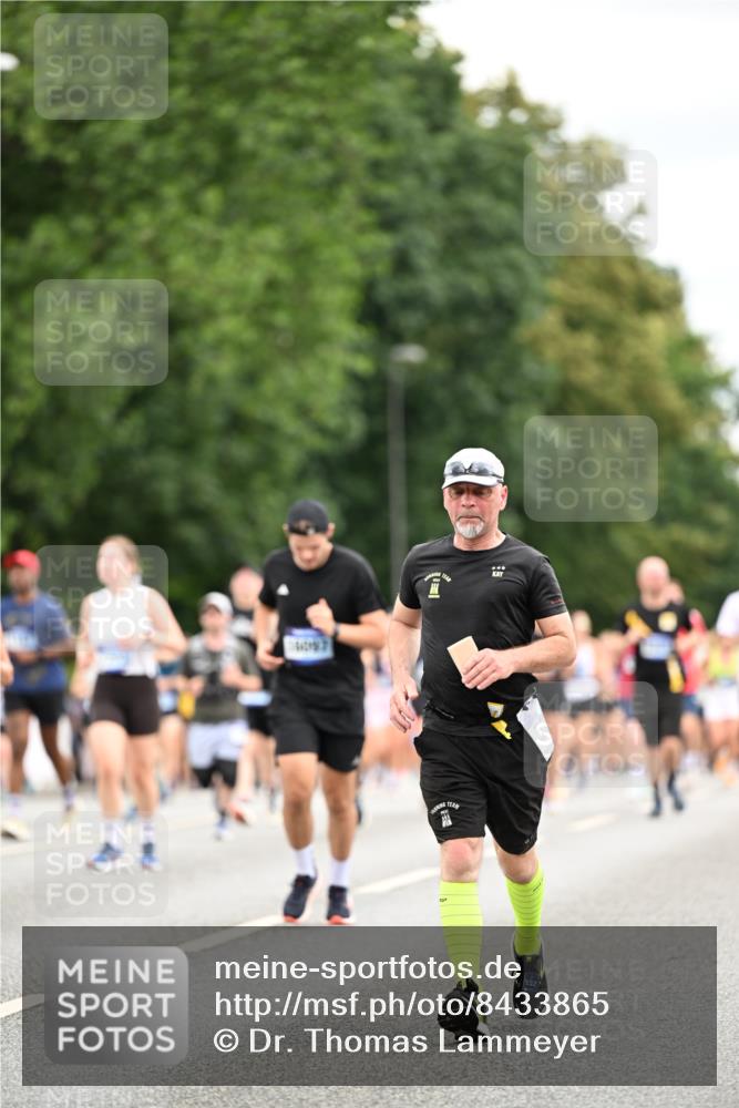 29.06.2025 - hella hamburg halbmarathon Dr. Thomas Lammeyer http://msf.ph/oto/8433865 29.06.2025 10:53:36 Kennedybrücke 1167, 1584, 1626, 2475, 2527, 2668, 3086, 3232, 3253, 3383, 3661, 4403, 4769, 5118, 5551, 5781, 6191, 6497, 7203, 7650, 7931, 7936, 7947, 7948, 8065, 8549, 8759, 8760, 9245, 9341, 10130, 10204, 10333, 10479, 10654, 11192 meine-sportfotos.de