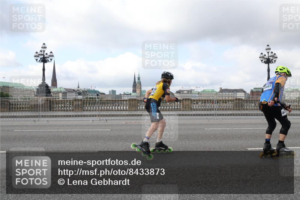29.06.2025 - hella hamburg halbmarathon Lena Gebhardt http://msf.ph/oto/8433873 29.06.2025 09:01:08 Lombardsbrücke 20447 meine-sportfotos.de