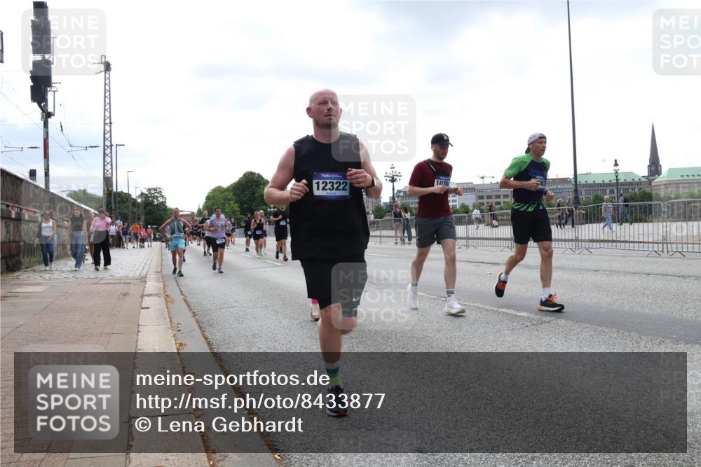29.06.2025 - hella hamburg halbmarathon Lena Gebhardt http://msf.ph/oto/8433877 29.06.2025 10:44:36 Lombardsbrücke 12322, 1030, 1345, 1519, 1924, 2343, 2610, 2674, 3065, 3506, 4215, 4496, 4968, 5355, 5647, 5649, 5730, 5731, 6002, 6841, 6888, 7216, 7610, 7818, 7842, 8272, 8582, 8763, 9036, 9084, 9085, 9331, 9333, 9397, 9510, 9536, 10006, 10223, 10303, 10304, 10416, 10668, 11272, 11825, 11955, 12318, 12322, 12409, 12803, 12995, 13039, 13262, 13288, 13330, 13390, 13906, 14091, 14123, 14350, 14654, 14681, 14971, 18454, 18459 meine-sportfotos.de