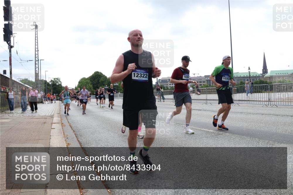 29.06.2025 - hella hamburg halbmarathon Lena Gebhardt http://msf.ph/oto/8433904 29.06.2025 10:44:36 Lombardsbrücke 12322, 1030, 10303, 1345, 1519, 1924, 2343, 2610, 2674, 3065, 3506, 4215, 4496, 4968, 5355, 5647, 5649, 5730, 5731, 6002, 6841, 6888, 7216, 7610, 7818, 7842, 8272, 8582, 8763, 9036, 9084, 9085, 9331, 9333, 9397, 9510, 9536, 10006, 10223, 10303, 10304, 10416, 10668, 11272, 11825, 11955, 12318, 12322, 12409, 12803, 12995, 13039, 13262, 13288, 13330, 13390, 13906, 14091, 14123, 14350, 14654, 14681, 14971, 18454, 18459 meine-sportfotos.de