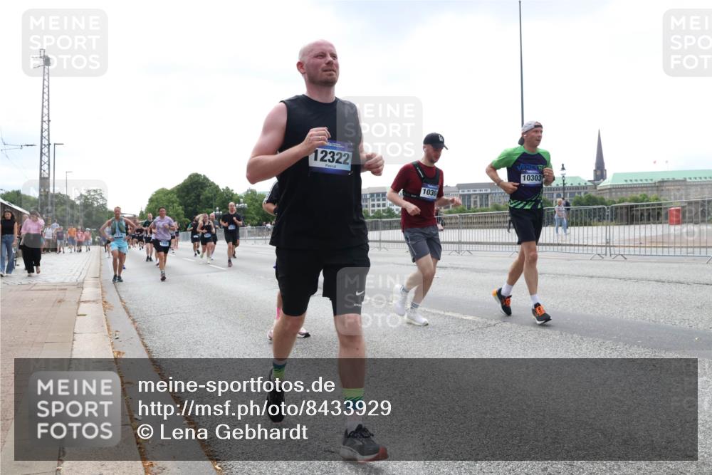 29.06.2025 - hella hamburg halbmarathon Lena Gebhardt http://msf.ph/oto/8433929 29.06.2025 10:44:36 Lombardsbrücke 12322, 1030, 10303, 1345, 1519, 1924, 2343, 2610, 2674, 3065, 3506, 4215, 4496, 4968, 5355, 5647, 5649, 5730, 5731, 6002, 6841, 6888, 7216, 7610, 7818, 7842, 8272, 8582, 8763, 9036, 9084, 9085, 9331, 9333, 9397, 9510, 9536, 10006, 10223, 10303, 10304, 10416, 10668, 11272, 11825, 11955, 12318, 12322, 12409, 12803, 12995, 13039, 13262, 13288, 13330, 13390, 13906, 14091, 14123, 14350, 14654, 14681, 14971, 18454, 18459 meine-sportfotos.de