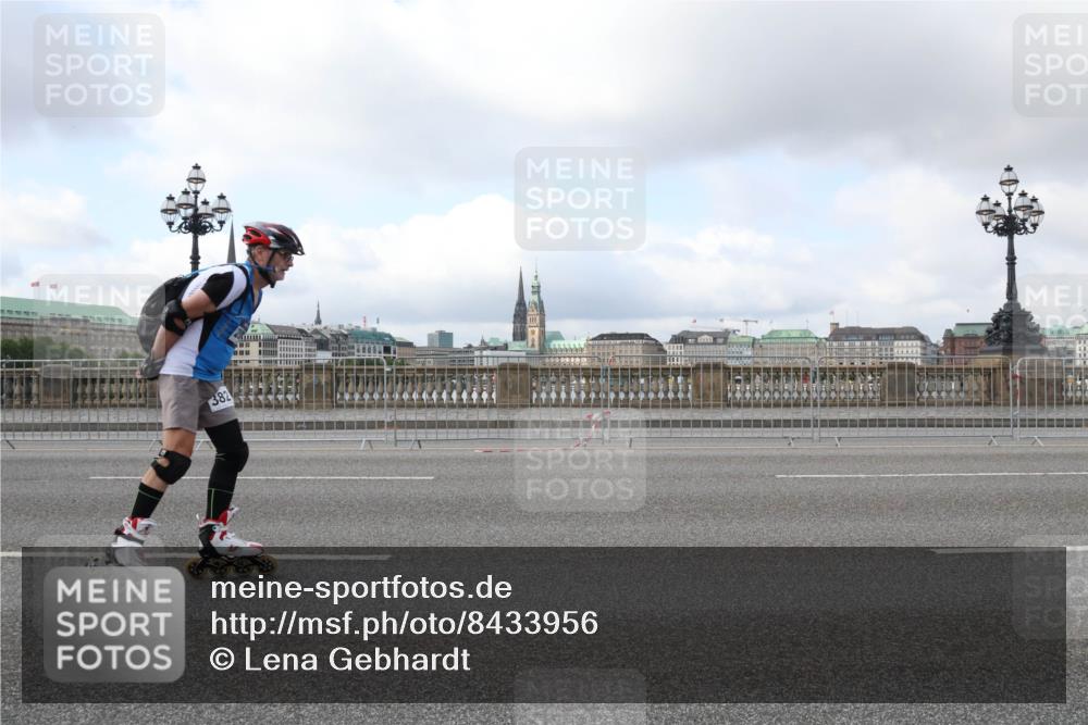 29.06.2025 - hella hamburg halbmarathon Lena Gebhardt http://msf.ph/oto/8433956 29.06.2025 09:01:13 Lombardsbrücke 382 meine-sportfotos.de