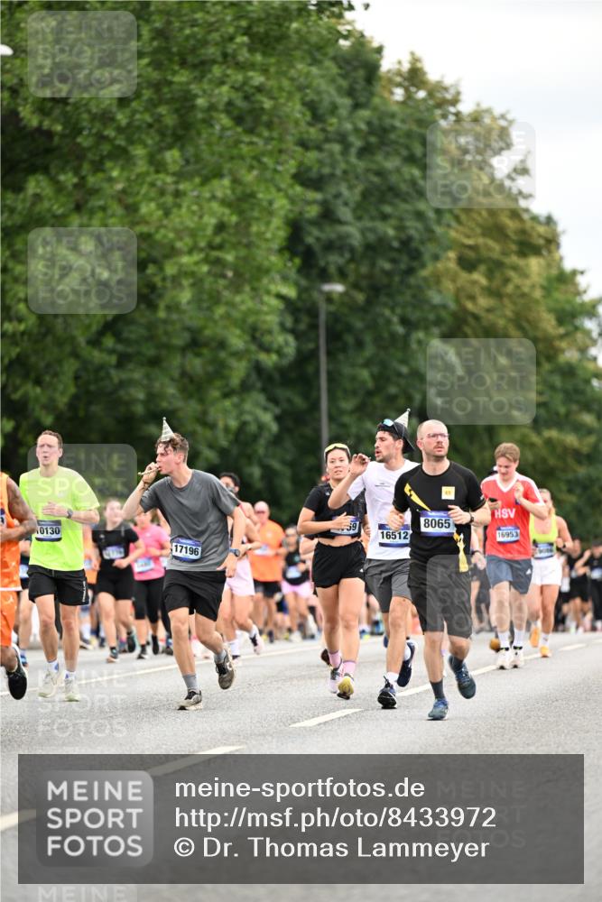 29.06.2025 - hella hamburg halbmarathon Dr. Thomas Lammeyer http://msf.ph/oto/8433972 29.06.2025 10:53:40 Kennedybrücke 1167, 1584, 1626, 2475, 2527, 2668, 2716, 3086, 3232, 3253, 3383, 3661, 4403, 4769, 5118, 5781, 6191, 6497, 7203, 7650, 7931, 7936, 7947, 7948, 8065, 8549, 8759, 8760, 9245, 10130, 10204, 10333, 10479, 10654, 11192 meine-sportfotos.de