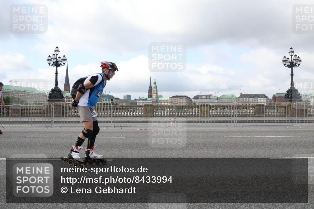 29.06.2025 - hella hamburg halbmarathon Lena Gebhardt http://msf.ph/oto/8433994 29.06.2025 09:01:13 Lombardsbrücke 3000, 382 meine-sportfotos.de