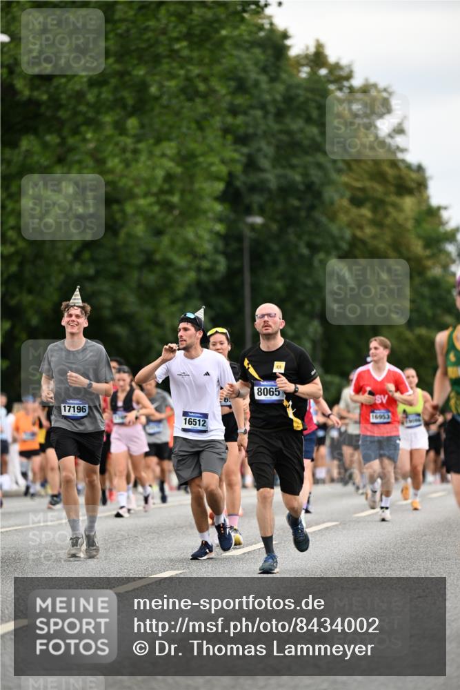 29.06.2025 - hella hamburg halbmarathon Dr. Thomas Lammeyer http://msf.ph/oto/8434002 29.06.2025 10:53:41 Kennedybrücke 1167, 1584, 1626, 2437, 2438, 2475, 2527, 2668, 2716, 3086, 3232, 3253, 3383, 3661, 4403, 4769, 5118, 5479, 5480, 5781, 6191, 6497, 7203, 7650, 7931, 7936, 7947, 7948, 8065, 8549, 8759, 8760, 9245, 10130, 10204, 10333, 10479, 10654, 11192 meine-sportfotos.de