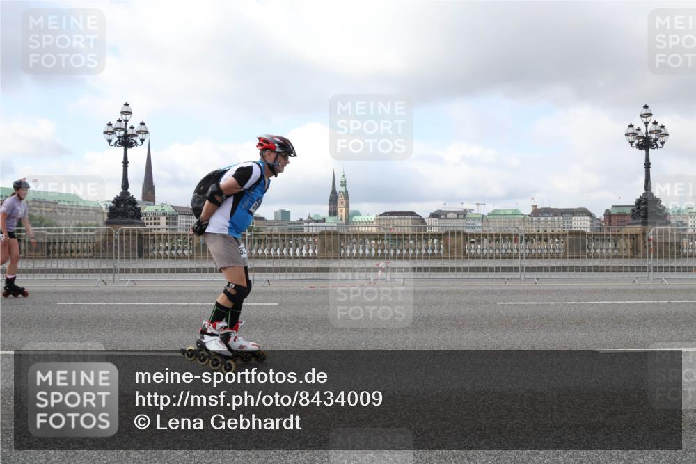 29.06.2025 - hella hamburg halbmarathon Lena Gebhardt http://msf.ph/oto/8434009 29.06.2025 09:01:13 Lombardsbrücke 300 meine-sportfotos.de