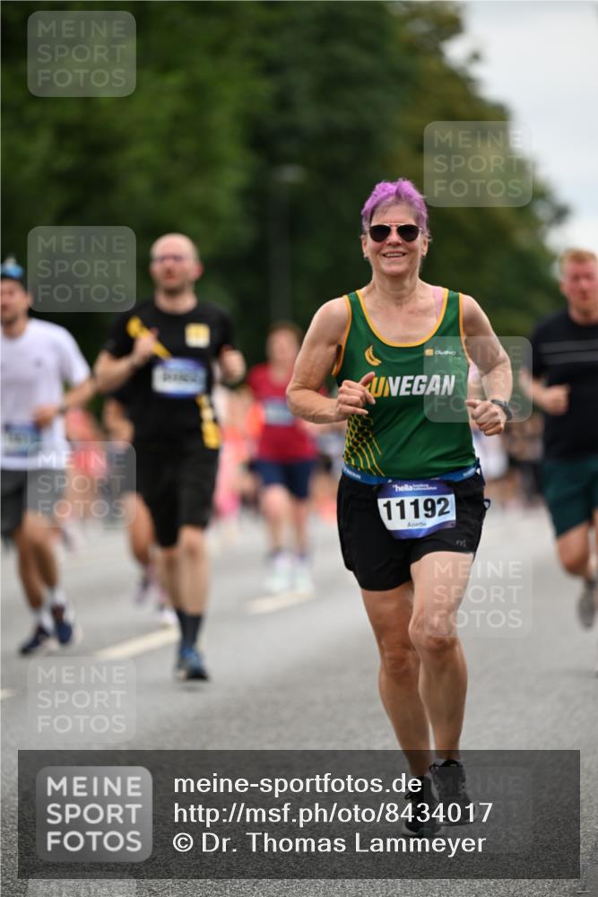 29.06.2025 - hella hamburg halbmarathon Dr. Thomas Lammeyer http://msf.ph/oto/8434017 29.06.2025 10:53:43 Kennedybrücke 1167, 1584, 2437, 2438, 2527, 2668, 2716, 3086, 3232, 3253, 3661, 4403, 4769, 5118, 5479, 5480, 5781, 6191, 6497, 7203, 7650, 7679, 7931, 7936, 7947, 7948, 8065, 8549, 8759, 8760, 9245, 10130, 10333, 10479, 10654, 11192 meine-sportfotos.de