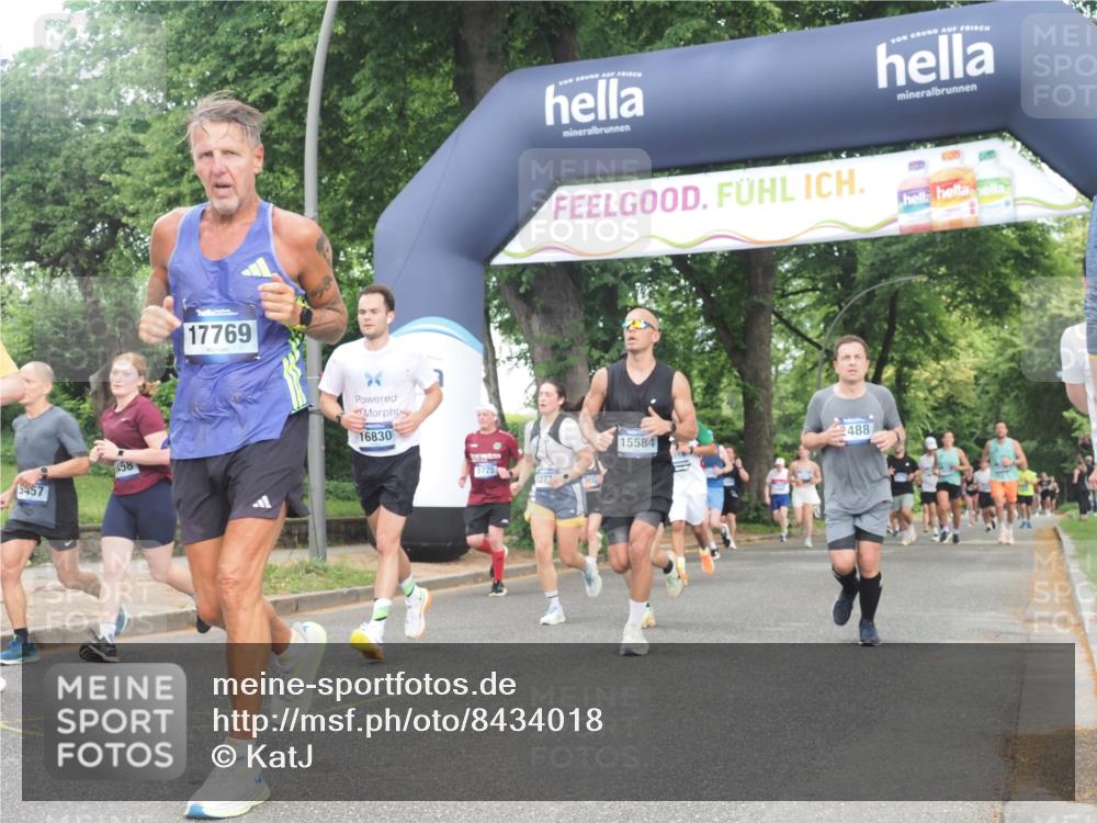 29.06.2025 - hella hamburg halbmarathon KatJ http://msf.ph/oto/8434018 29.06.2025 10:44:13 Zwischen KM18-KM19 1715, 1833, 2025, 2488, 3093, 3413, 3859, 4426, 4467, 5457, 5458 meine-sportfotos.de
