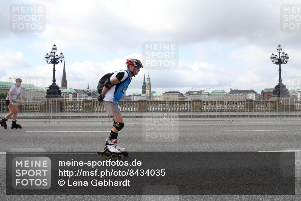 29.06.2025 - hella hamburg halbmarathon Lena Gebhardt http://msf.ph/oto/8434035 29.06.2025 09:01:13 Lombardsbrücke  meine-sportfotos.de