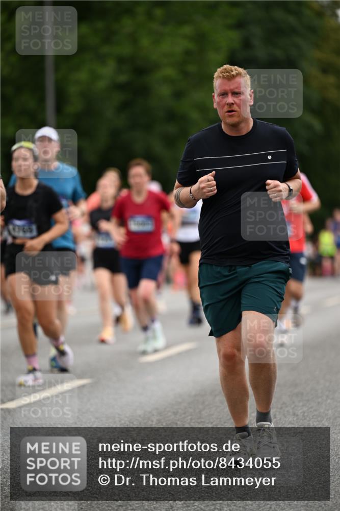 29.06.2025 - hella hamburg halbmarathon Dr. Thomas Lammeyer http://msf.ph/oto/8434055 29.06.2025 10:53:45 Kennedybrücke 1167, 1584, 2437, 2438, 2527, 2668, 2716, 3232, 3253, 3661, 4403, 4769, 5118, 5479, 5480, 5781, 6191, 6497, 7203, 7650, 7679, 7931, 7936, 7947, 7948, 8065, 8549, 8759, 8760, 9245, 10130, 10333, 10479, 10654, 10782, 11192 meine-sportfotos.de