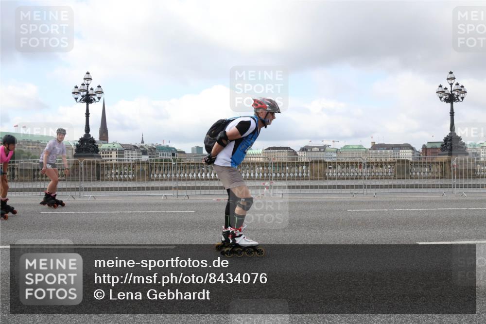 29.06.2025 - hella hamburg halbmarathon Lena Gebhardt http://msf.ph/oto/8434076 29.06.2025 09:01:13 Lombardsbrücke  meine-sportfotos.de
