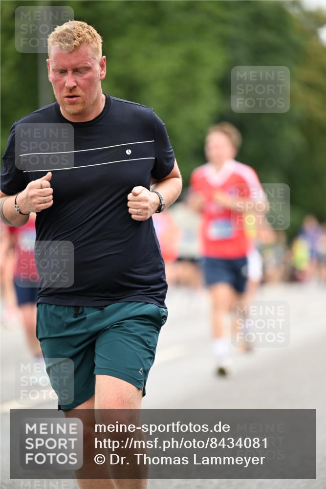 29.06.2025 - hella hamburg halbmarathon Dr. Thomas Lammeyer http://msf.ph/oto/8434081 29.06.2025 10:53:47 Kennedybrücke 1167, 1584, 2437, 2438, 2527, 2668, 2716, 2997, 3232, 3253, 4403, 4769, 5118, 5479, 5480, 5781, 6191, 6497, 7203, 7650, 7679, 7936, 7947, 7948, 8065, 9245, 10130, 10333, 10654, 10782, 11192 meine-sportfotos.de