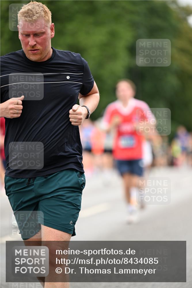 29.06.2025 - hella hamburg halbmarathon Dr. Thomas Lammeyer http://msf.ph/oto/8434085 29.06.2025 10:53:47 Kennedybrücke 1167, 1584, 2437, 2438, 2527, 2668, 2716, 2997, 3232, 3253, 4403, 4769, 5118, 5479, 5480, 5781, 6191, 6497, 7203, 7650, 7679, 7936, 7947, 7948, 8065, 9245, 10130, 10333, 10654, 10782, 11192 meine-sportfotos.de