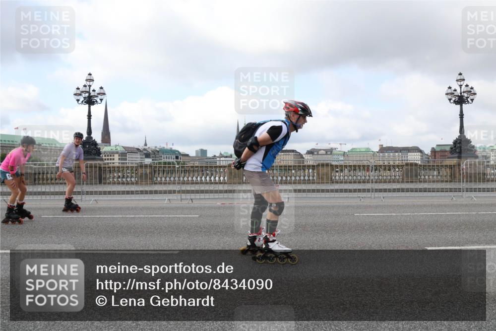 29.06.2025 - hella hamburg halbmarathon Lena Gebhardt http://msf.ph/oto/8434090 29.06.2025 09:01:13 Lombardsbrücke  meine-sportfotos.de