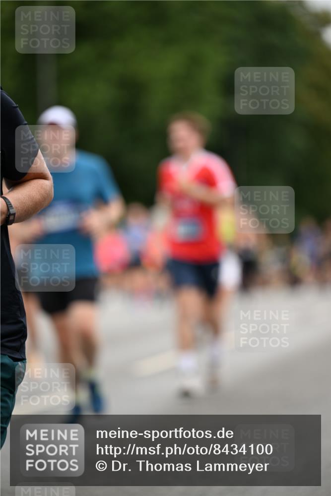 29.06.2025 - hella hamburg halbmarathon Dr. Thomas Lammeyer http://msf.ph/oto/8434100 29.06.2025 10:53:47 Kennedybrücke 1167, 1584, 2437, 2438, 2527, 2668, 2716, 2997, 3232, 3253, 4403, 4769, 5118, 5479, 5480, 5781, 6191, 6497, 7203, 7650, 7679, 7936, 7947, 7948, 8065, 9245, 10130, 10333, 10654, 10782, 11192 meine-sportfotos.de