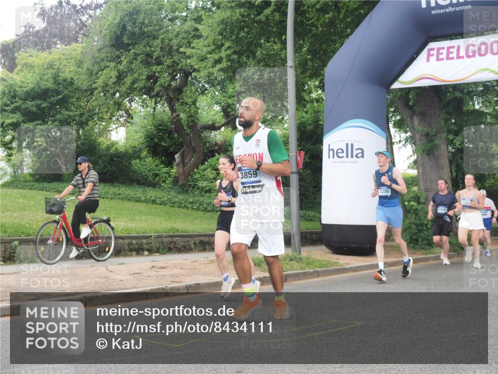 29.06.2025 - hella hamburg halbmarathon KatJ http://msf.ph/oto/8434111 29.06.2025 10:44:16 Zwischen KM18-KM19 1200, 1833, 2025, 2488, 3413, 3859, 4426, 5015, 5134, 5457, 5458, 5728 meine-sportfotos.de
