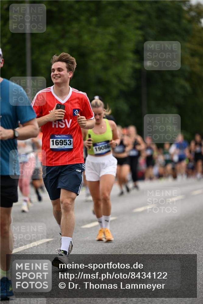29.06.2025 - hella hamburg halbmarathon Dr. Thomas Lammeyer http://msf.ph/oto/8434122 29.06.2025 10:53:48 Kennedybrücke 1167, 1584, 2437, 2438, 2527, 2668, 2716, 2997, 3232, 3253, 4769, 5118, 5479, 5480, 5781, 6191, 6497, 7203, 7650, 7679, 7947, 7948, 8065, 9245, 10130, 10333, 10654, 10782, 11192 meine-sportfotos.de