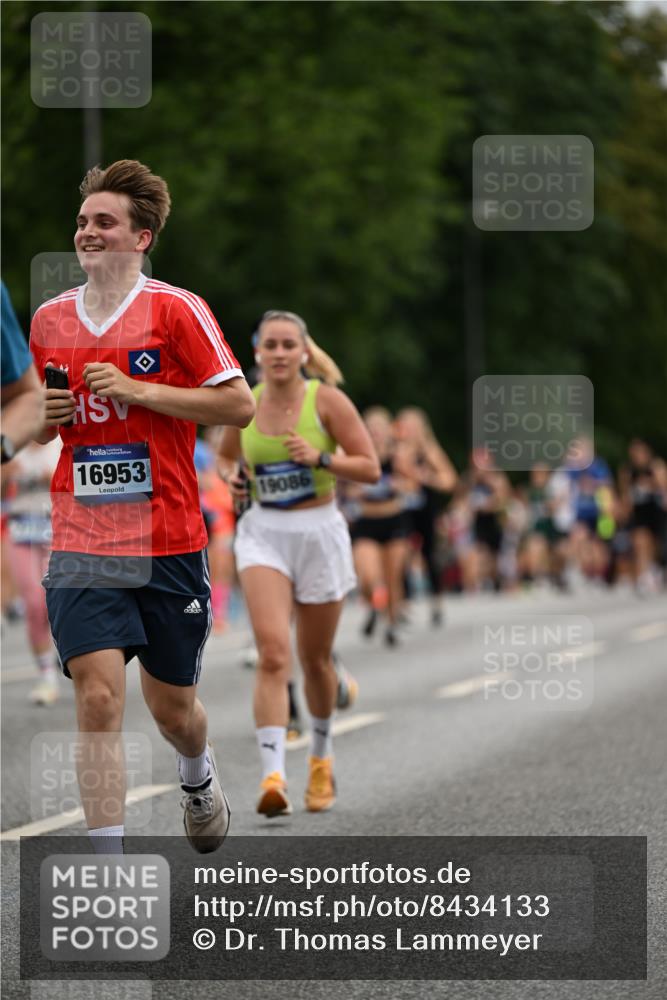 29.06.2025 - hella hamburg halbmarathon Dr. Thomas Lammeyer http://msf.ph/oto/8434133 29.06.2025 10:53:49 Kennedybrücke 1167, 1584, 2437, 2438, 2527, 2668, 2716, 2997, 3232, 3253, 4769, 5118, 5479, 5480, 5781, 6191, 6497, 7203, 7650, 7679, 7947, 7948, 8065, 9245, 10130, 10333, 10654, 10782, 11192 meine-sportfotos.de