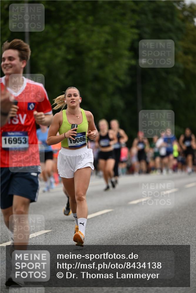 29.06.2025 - hella hamburg halbmarathon Dr. Thomas Lammeyer http://msf.ph/oto/8434138 29.06.2025 10:53:49 Kennedybrücke 1167, 1584, 2437, 2438, 2527, 2668, 2716, 2997, 3232, 3253, 4769, 5118, 5479, 5480, 5781, 6191, 6497, 7203, 7650, 7679, 7947, 7948, 8065, 9245, 10130, 10333, 10654, 10782, 11192 meine-sportfotos.de