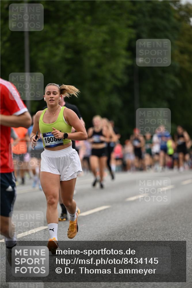 29.06.2025 - hella hamburg halbmarathon Dr. Thomas Lammeyer http://msf.ph/oto/8434145 29.06.2025 10:53:50 Kennedybrücke 1167, 1584, 1805, 2437, 2438, 2527, 2668, 2716, 2997, 3232, 3253, 4769, 5118, 5479, 5480, 5781, 6191, 6497, 7203, 7650, 7679, 7947, 7948, 8065, 10130, 10333, 10654, 10782, 11192 meine-sportfotos.de