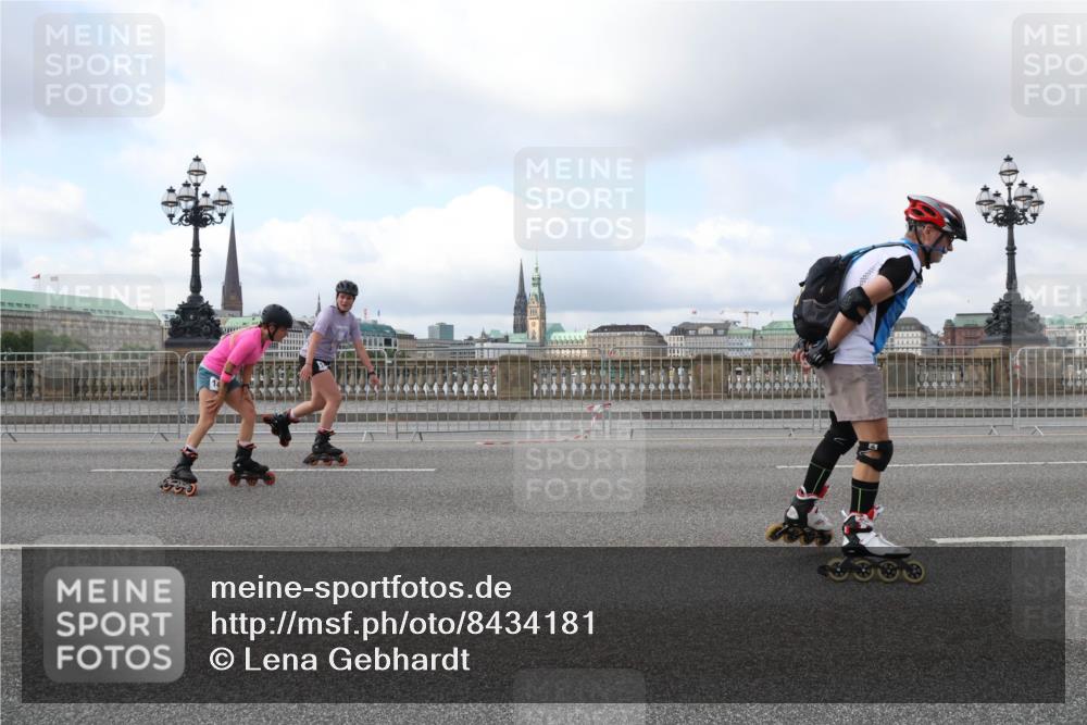 29.06.2025 - hella hamburg halbmarathon Lena Gebhardt http://msf.ph/oto/8434181 29.06.2025 09:01:14 Lombardsbrücke  meine-sportfotos.de