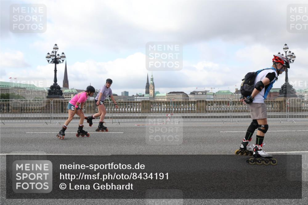 29.06.2025 - hella hamburg halbmarathon Lena Gebhardt http://msf.ph/oto/8434191 29.06.2025 09:01:14 Lombardsbrücke 360 meine-sportfotos.de
