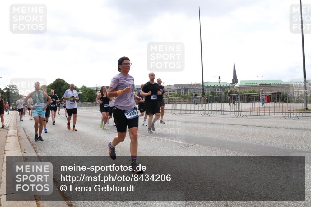 29.06.2025 - hella hamburg halbmarathon Lena Gebhardt http://msf.ph/oto/8434206 29.06.2025 10:44:40 Lombardsbrücke 17314, 6002, 1345, 13115, 1273, 1345, 1519, 1629, 1924, 2343, 2610, 2674, 3506, 3570, 4215, 4275, 4496, 4968, 5355, 5647, 5649, 5731, 6002, 6841, 6888, 7216, 7842, 8272, 8582, 9036, 9084, 9085, 9331, 9333, 9397, 9510, 9536, 10006, 10223, 10303, 10304, 10416, 10668, 10707, 11272, 11825, 11955, 12318, 12322, 12409, 12803, 12995, 13039, 13261, 13262, 13288, 13330, 13390, 13906, 14091, 14123, 14350, 14654, 14681, 14971, 18454, 18459 meine-sportfotos.de
