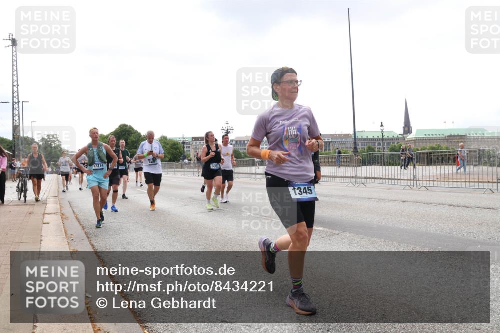 29.06.2025 - hella hamburg halbmarathon Lena Gebhardt http://msf.ph/oto/8434221 29.06.2025 10:44:40 Lombardsbrücke 17314, 3500, 14091, 6002, 1345, 1273, 1345, 1519, 1629, 1924, 2343, 2610, 2674, 3506, 3570, 4215, 4275, 4496, 4968, 5355, 5647, 5649, 5731, 6002, 6841, 6888, 7216, 7842, 8272, 8582, 9036, 9084, 9085, 9331, 9333, 9397, 9510, 9536, 10006, 10223, 10303, 10304, 10416, 10668, 10707, 11272, 11825, 11955, 12318, 12322, 12409, 12803, 12995, 13039, 13261, 13262, 13288, 13330, 13390, 13906, 14091, 14123, 14350, 14654, 14681, 14971, 18454, 18459 meine-sportfotos.de