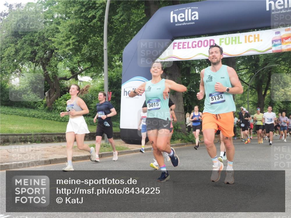 29.06.2025 - hella hamburg halbmarathon KatJ http://msf.ph/oto/8434225 29.06.2025 10:44:18 Zwischen KM18-KM19 1200, 2488, 3413, 3859, 4426, 5015, 5134, 5457, 5458, 5728 meine-sportfotos.de