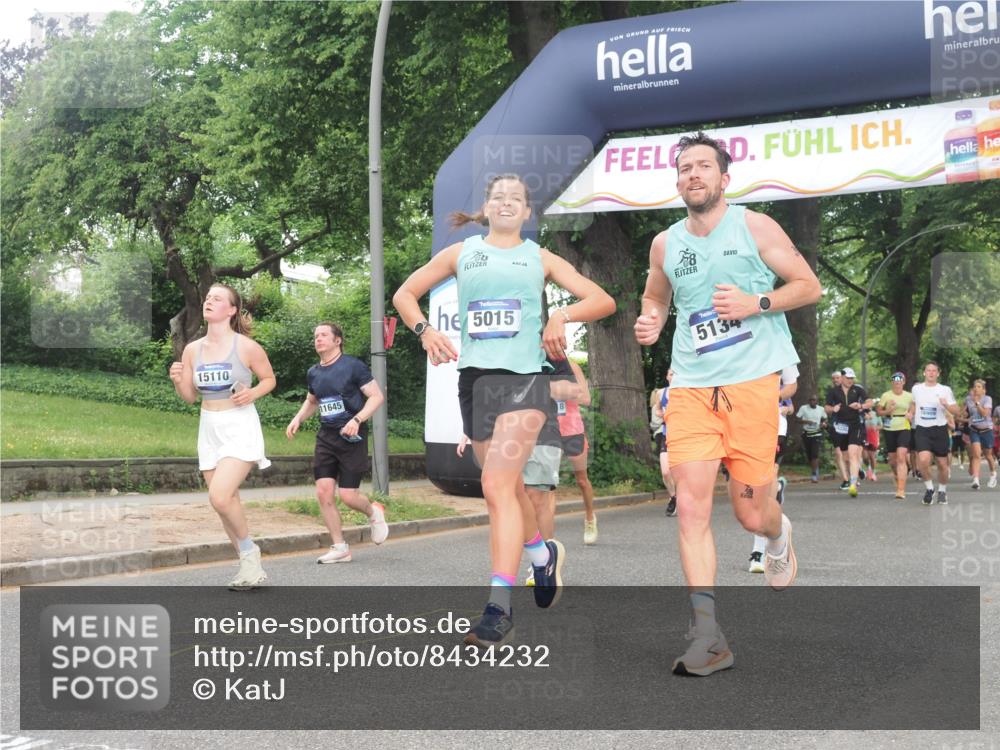 29.06.2025 - hella hamburg halbmarathon KatJ http://msf.ph/oto/8434232 29.06.2025 10:44:18 Zwischen KM18-KM19 1200, 2488, 3413, 3859, 4426, 5015, 5134, 5457, 5458, 5728 meine-sportfotos.de