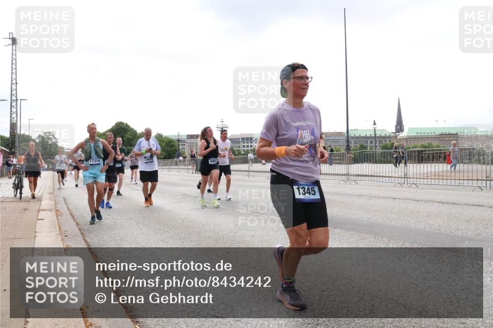29.06.2025 - hella hamburg halbmarathon Lena Gebhardt http://msf.ph/oto/8434242 29.06.2025 10:44:40 Lombardsbrücke 17314, 14091, 6002, 1345, 1273, 1345, 1519, 1629, 1924, 2343, 2610, 2674, 3506, 3570, 4215, 4275, 4496, 4968, 5355, 5647, 5649, 5731, 6002, 6841, 6888, 7216, 7842, 8272, 8582, 9036, 9084, 9085, 9331, 9333, 9397, 9510, 9536, 10006, 10223, 10303, 10304, 10416, 10668, 10707, 11272, 11825, 11955, 12318, 12322, 12409, 12803, 12995, 13039, 13261, 13262, 13288, 13330, 13390, 13906, 14091, 14123, 14350, 14654, 14681, 14971, 18454, 18459 meine-sportfotos.de