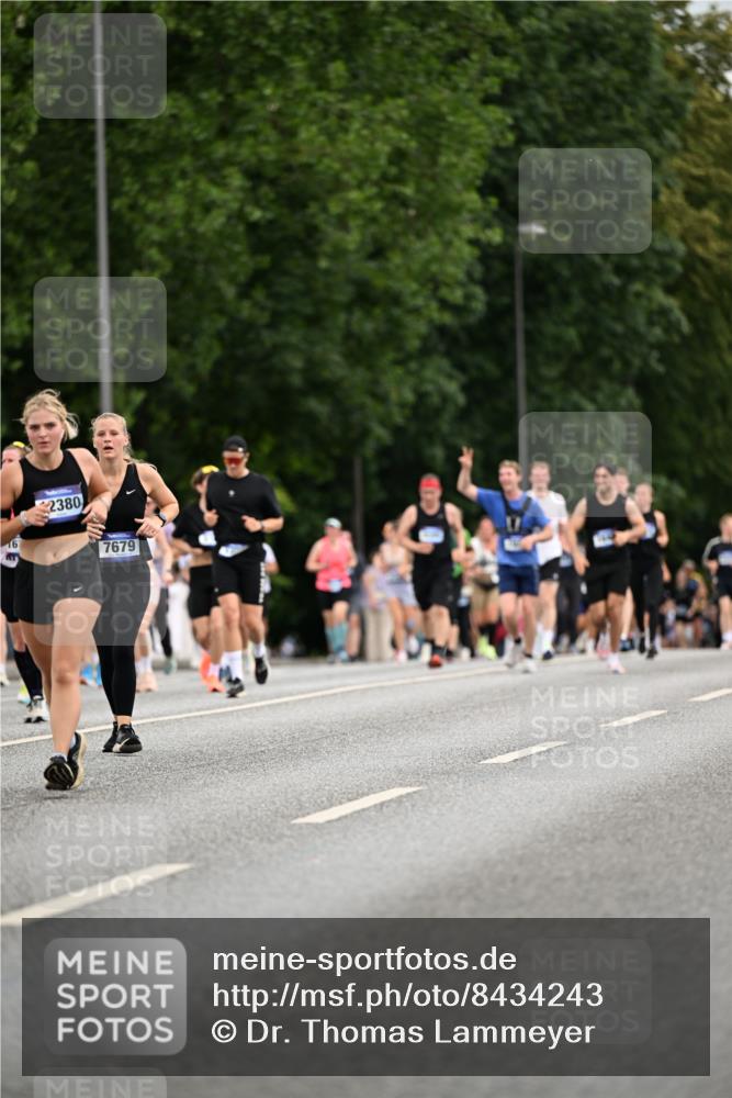 29.06.2025 - hella hamburg halbmarathon Dr. Thomas Lammeyer http://msf.ph/oto/8434243 29.06.2025 10:53:54 Kennedybrücke 1167, 1584, 1805, 2437, 2438, 2541, 2668, 2716, 2997, 3253, 4769, 5106, 5118, 5479, 5480, 7203, 7650, 7679, 7947, 7948, 8065, 9015, 9162, 10038, 10130, 10654, 10782, 11192 meine-sportfotos.de