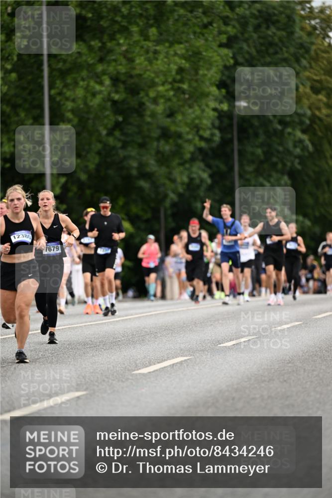 29.06.2025 - hella hamburg halbmarathon Dr. Thomas Lammeyer http://msf.ph/oto/8434246 29.06.2025 10:53:54 Kennedybrücke 1167, 1584, 1805, 2437, 2438, 2541, 2668, 2716, 2997, 3253, 4769, 5106, 5118, 5479, 5480, 7203, 7650, 7679, 7947, 7948, 8065, 9015, 9162, 10038, 10130, 10654, 10782, 11192 meine-sportfotos.de