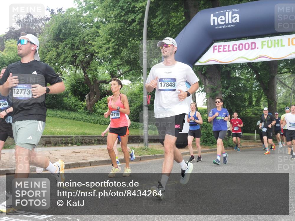 29.06.2025 - hella hamburg halbmarathon KatJ http://msf.ph/oto/8434264 29.06.2025 10:44:20 Zwischen KM18-KM19 1200, 3859, 4426, 5015, 5134, 5457, 5458, 5728, 7159 meine-sportfotos.de