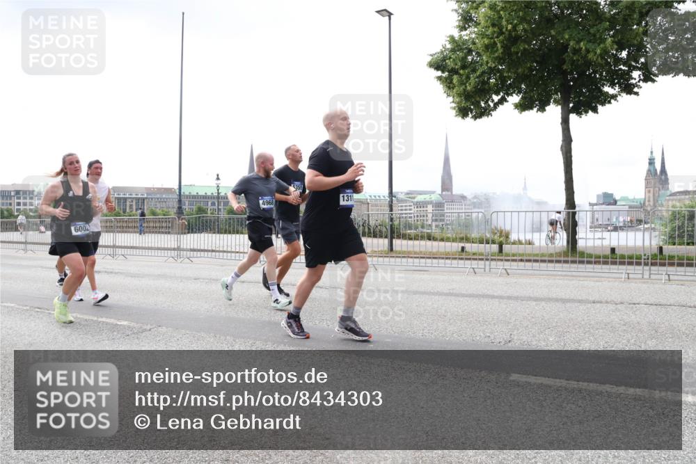 29.06.2025 - hella hamburg halbmarathon Lena Gebhardt http://msf.ph/oto/8434303 29.06.2025 10:44:41 Lombardsbrücke 5355, 4968, 1311, 6002, 1273, 1345, 1519, 1629, 1924, 2343, 2610, 2674, 3506, 3570, 4215, 4275, 4496, 4968, 5355, 5647, 5649, 6002, 6841, 6888, 7216, 7842, 8272, 8582, 9036, 9084, 9085, 9331, 9333, 9397, 9510, 9536, 10006, 10223, 10303, 10304, 10416, 10668, 10707, 11272, 11825, 11955, 12318, 12322, 12409, 12803, 12995, 13039, 13261, 13262, 13288, 13330, 13390, 13906, 14091, 14123, 14350, 14654, 14681, 14971, 18454, 18459 meine-sportfotos.de