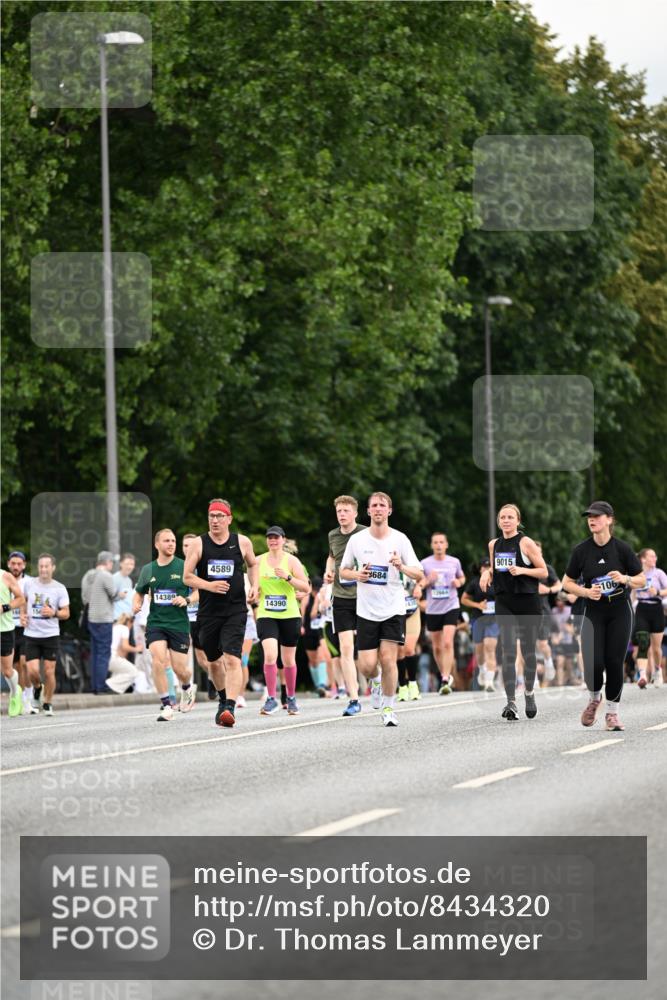 29.06.2025 - hella hamburg halbmarathon Dr. Thomas Lammeyer http://msf.ph/oto/8434320 29.06.2025 10:53:59 Kennedybrücke 1167, 1805, 2437, 2438, 2541, 2716, 2997, 3253, 4589, 4769, 5106, 5118, 5479, 5480, 7679, 7948, 8065, 9015, 9162, 10038, 10130, 10654, 10782, 11030 meine-sportfotos.de