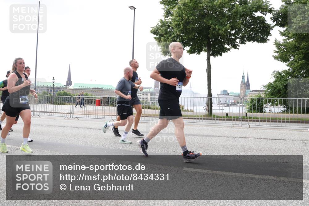 29.06.2025 - hella hamburg halbmarathon Lena Gebhardt http://msf.ph/oto/8434331 29.06.2025 10:44:42 Lombardsbrücke 600, 1311, 1024, 1273, 1345, 1519, 1629, 1924, 2343, 2610, 2674, 3506, 3570, 4215, 4275, 4496, 4968, 5355, 5647, 5649, 6002, 6841, 6888, 7216, 7842, 8272, 8582, 8907, 9036, 9084, 9085, 9331, 9333, 9397, 9510, 9536, 10006, 10223, 10303, 10304, 10416, 10668, 10707, 11272, 11825, 12318, 12322, 12394, 12409, 12803, 12995, 13039, 13261, 13262, 13288, 13330, 13390, 13906, 14091, 14123, 14350, 14654, 14681, 14971, 18454, 18459 meine-sportfotos.de