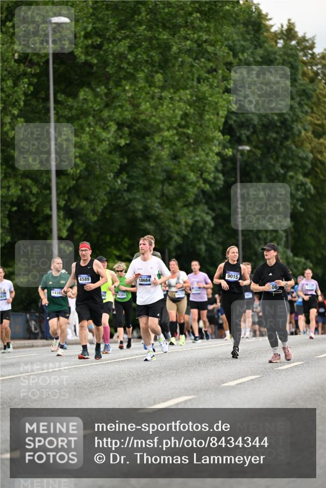 29.06.2025 - hella hamburg halbmarathon Dr. Thomas Lammeyer http://msf.ph/oto/8434344 29.06.2025 10:54:00 Kennedybrücke 1167, 1805, 2437, 2438, 2541, 2716, 2997, 3253, 4589, 4769, 5106, 5118, 5479, 5480, 7679, 9015, 9162, 10038, 10130, 10654, 10782, 11030 meine-sportfotos.de