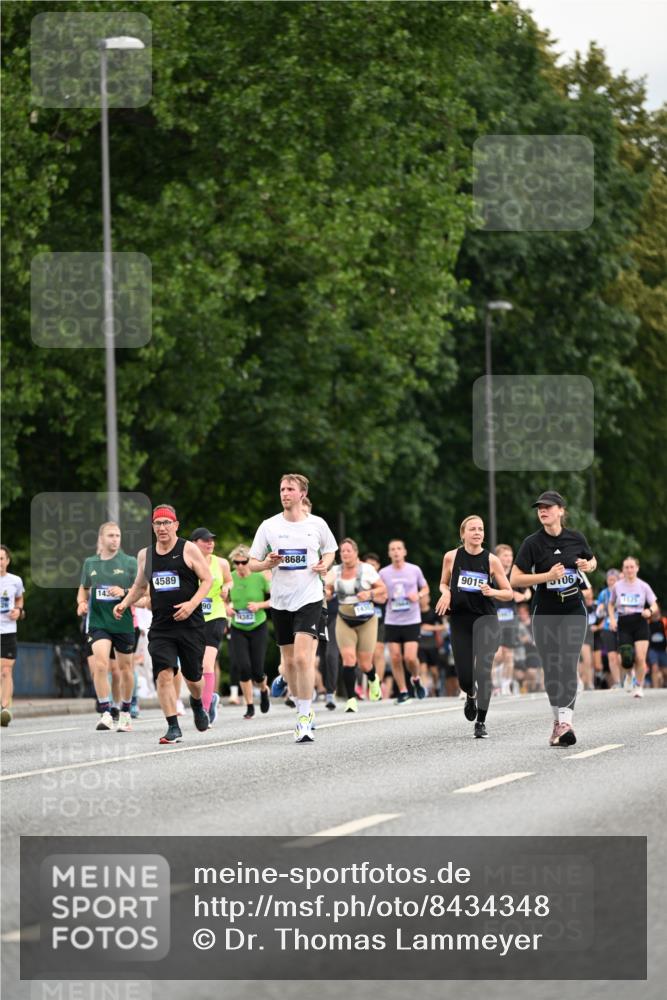 29.06.2025 - hella hamburg halbmarathon Dr. Thomas Lammeyer http://msf.ph/oto/8434348 29.06.2025 10:54:01 Kennedybrücke 1167, 1805, 2437, 2438, 2541, 2716, 2997, 3253, 4589, 4769, 5106, 5118, 5479, 5480, 6694, 7679, 9015, 9162, 10038, 10130, 10654, 10782, 11030 meine-sportfotos.de