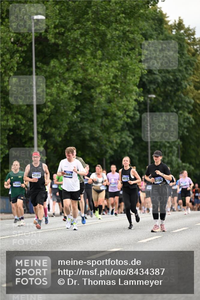 29.06.2025 - hella hamburg halbmarathon Dr. Thomas Lammeyer http://msf.ph/oto/8434387 29.06.2025 10:54:02 Kennedybrücke 1167, 1805, 2437, 2438, 2541, 2716, 2997, 3253, 4589, 5106, 5118, 5479, 5480, 5997, 6694, 7679, 9015, 9162, 10038, 10654, 10704, 10782, 11030 meine-sportfotos.de
