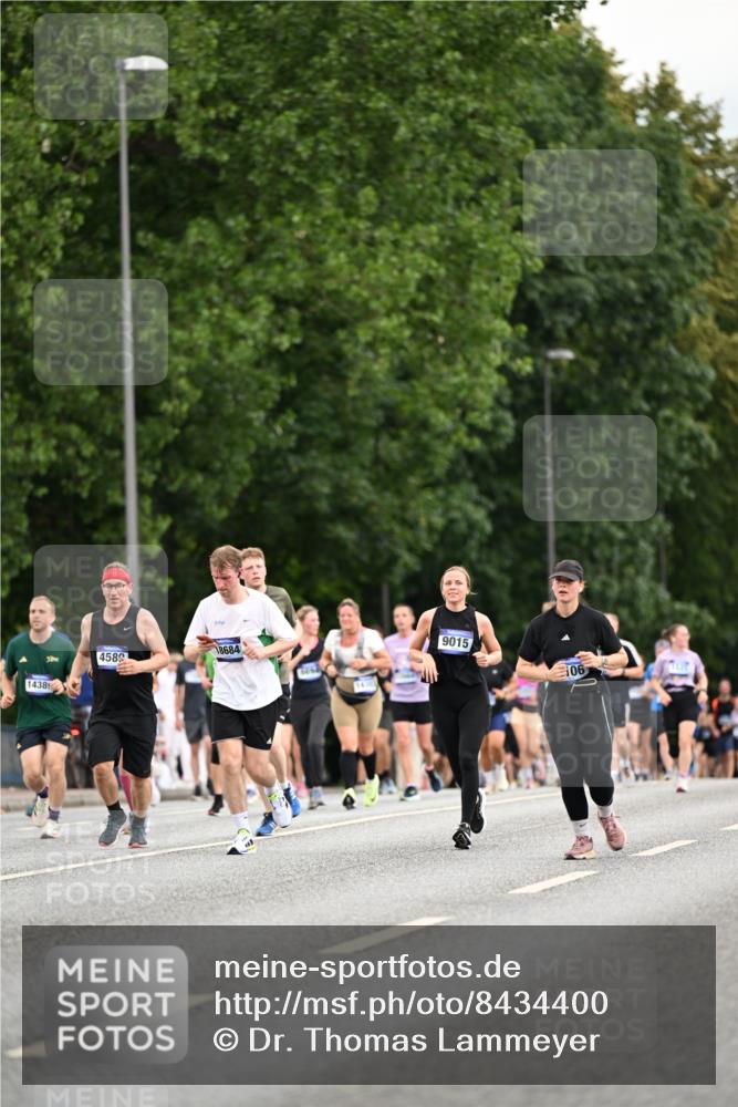 29.06.2025 - hella hamburg halbmarathon Dr. Thomas Lammeyer http://msf.ph/oto/8434400 29.06.2025 10:54:02 Kennedybrücke 1167, 1805, 2437, 2438, 2541, 2716, 2997, 3253, 4589, 5106, 5118, 5479, 5480, 5997, 6694, 7679, 9015, 9162, 10038, 10654, 10704, 10782, 11030 meine-sportfotos.de