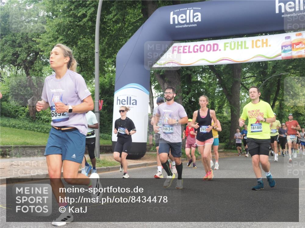 29.06.2025 - hella hamburg halbmarathon KatJ http://msf.ph/oto/8434478 29.06.2025 10:44:25 Zwischen KM18-KM19 2652, 2656, 3575, 4632, 5391, 6892, 7159 meine-sportfotos.de