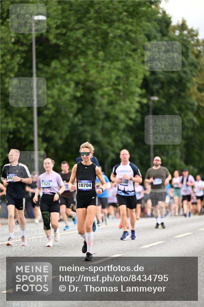 29.06.2025 - hella hamburg halbmarathon Dr. Thomas Lammeyer http://msf.ph/oto/8434795 29.06.2025 10:54:14 Kennedybrücke 1525, 1805, 2160, 2541, 2927, 2997, 3070, 4589, 5106, 5997, 6680, 6694, 6989, 7755, 8254, 9015, 9162, 9261, 10038, 10060, 10704, 10782, 11030 meine-sportfotos.de