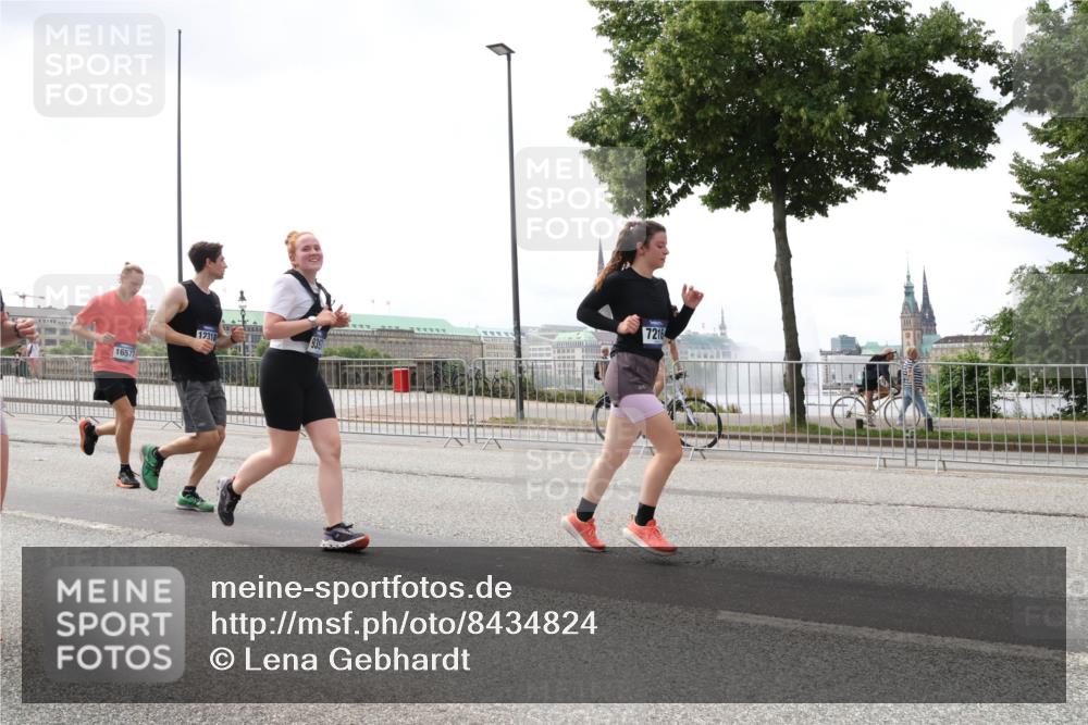 29.06.2025 - hella hamburg halbmarathon Lena Gebhardt http://msf.ph/oto/8434824 29.06.2025 10:44:50 Lombardsbrücke 16577, 12318, 7216, 1024, 1273, 1629, 1924, 2007, 2674, 2779, 3506, 3570, 4215, 4275, 4968, 5190, 5355, 5649, 6002, 6841, 6888, 7216, 7699, 7912, 8582, 8907, 9036, 9084, 9085, 9331, 9333, 9397, 9536, 10006, 10303, 10304, 10416, 10562, 10566, 10668, 10707, 11272, 11825, 12198, 12318, 12332, 12334, 12394, 12409, 13039, 13261, 13262, 13288, 13330, 13390, 14091, 14350, 14681, 14971, 18454, 18459 meine-sportfotos.de