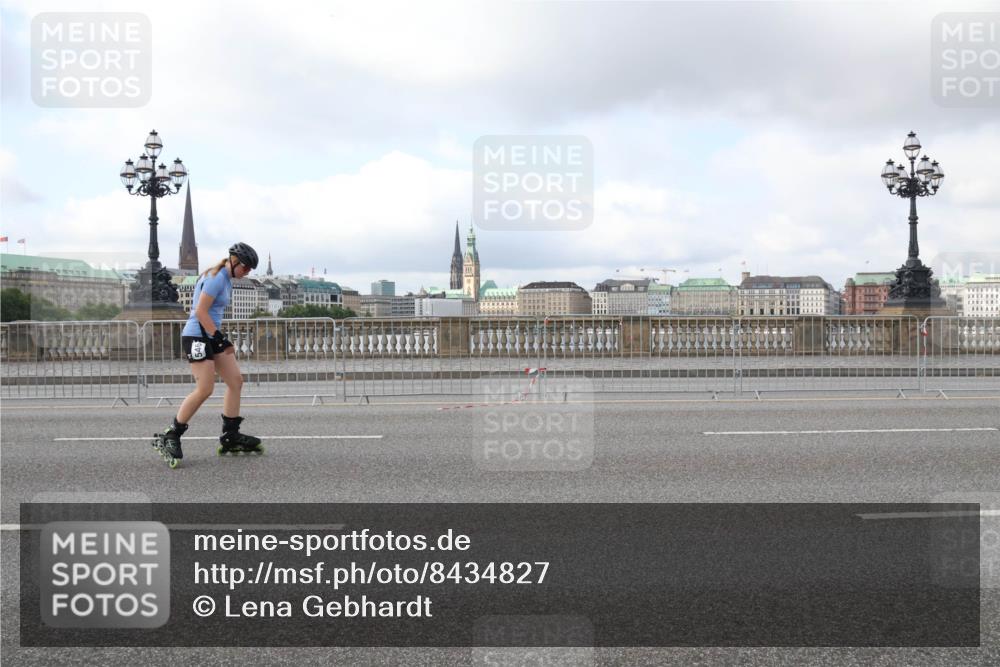 29.06.2025 - hella hamburg halbmarathon Lena Gebhardt http://msf.ph/oto/8434827 29.06.2025 09:01:31 Lombardsbrücke 2000 meine-sportfotos.de