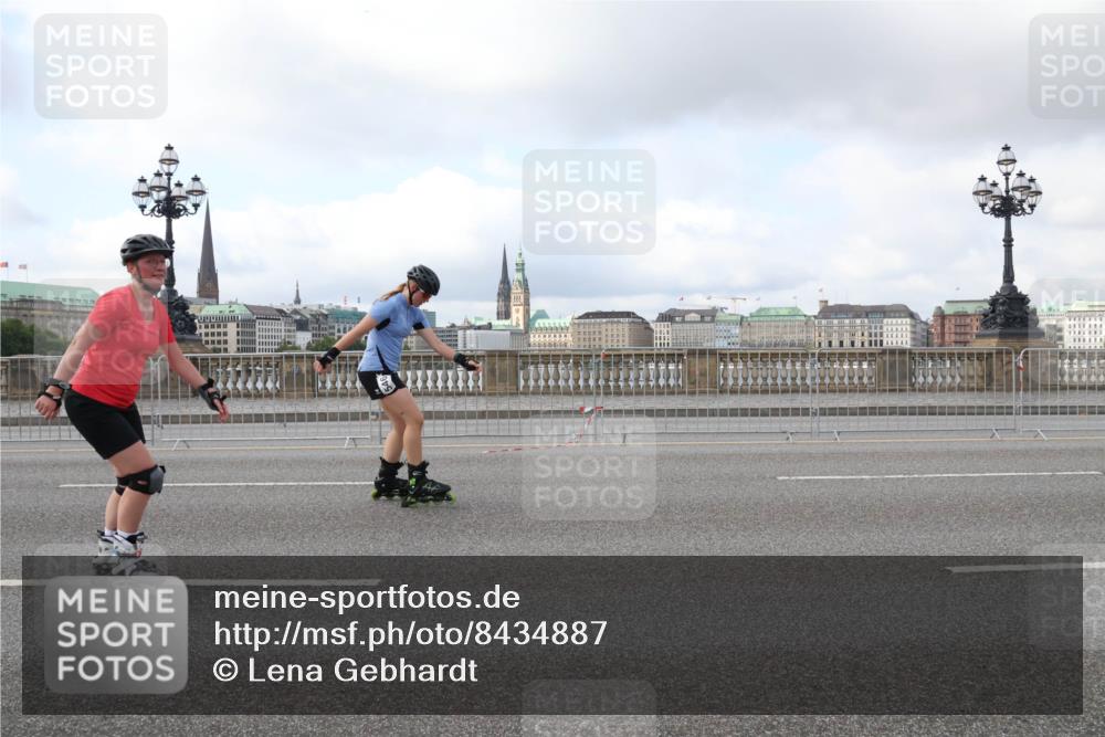 29.06.2025 - hella hamburg halbmarathon Lena Gebhardt http://msf.ph/oto/8434887 29.06.2025 09:01:31 Lombardsbrücke  meine-sportfotos.de