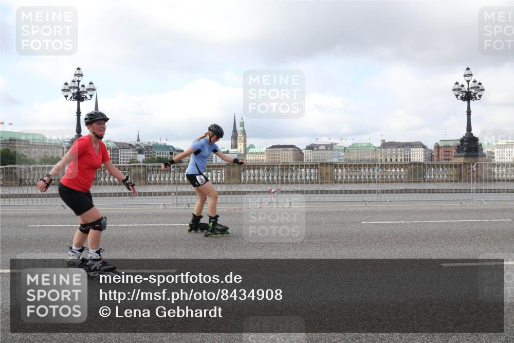 29.06.2025 - hella hamburg halbmarathon Lena Gebhardt http://msf.ph/oto/8434908 29.06.2025 09:01:31 Lombardsbrücke  meine-sportfotos.de